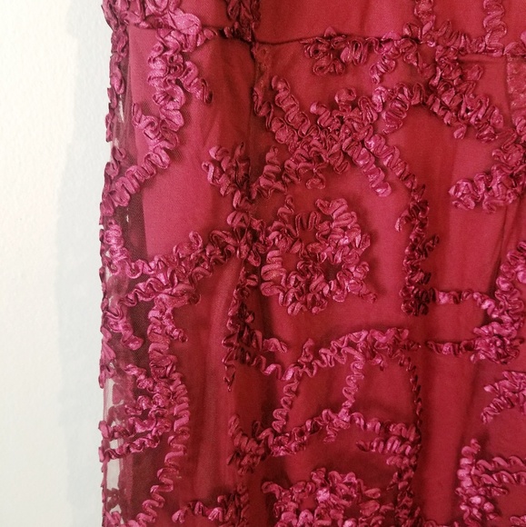 Burgundy lace dress - Picture 2 of 3